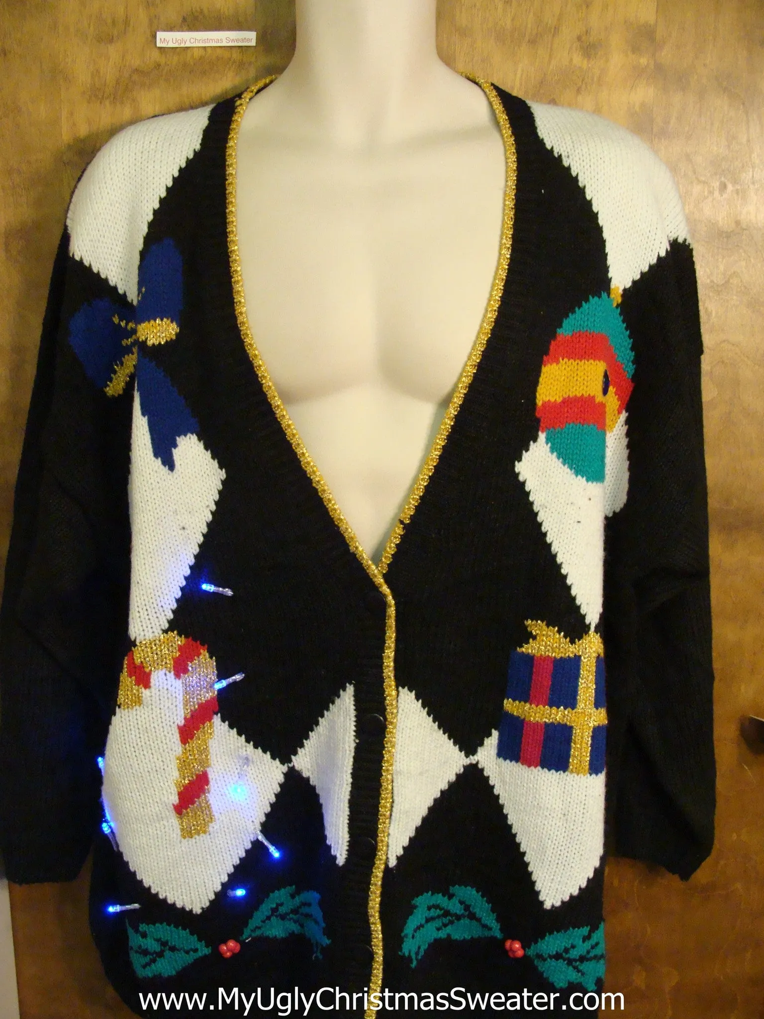 Classic 80s Diamond Grid Christmas Sweater with Lights