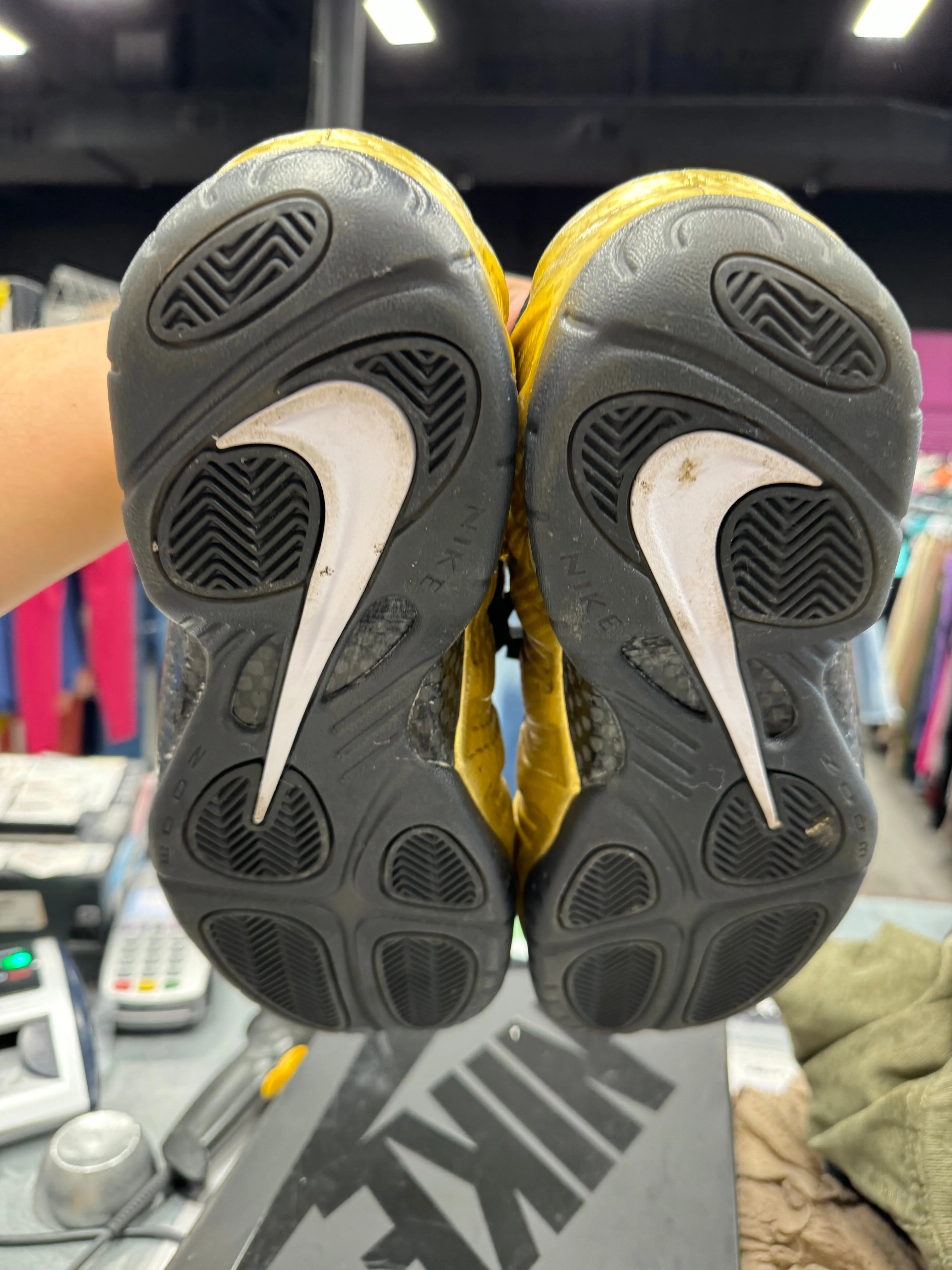 Nike men Athletic Shoes MEN10.5